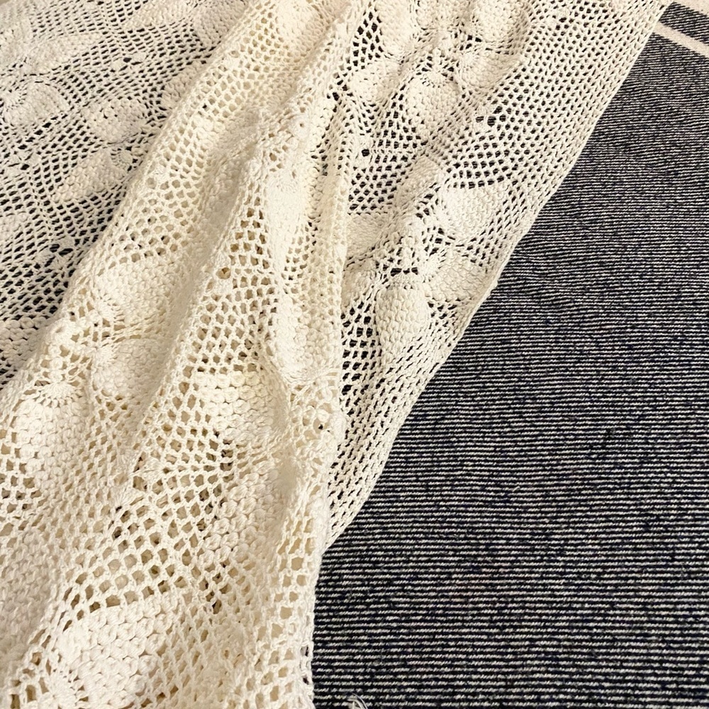 Elegant Cream Crochet Twin Bedspread - Picture 7 of 11
